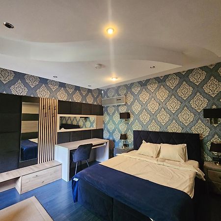 Simple Villa Rooms National Arena Self Check In บูคาเรสต์ ภายนอก รูปภาพ