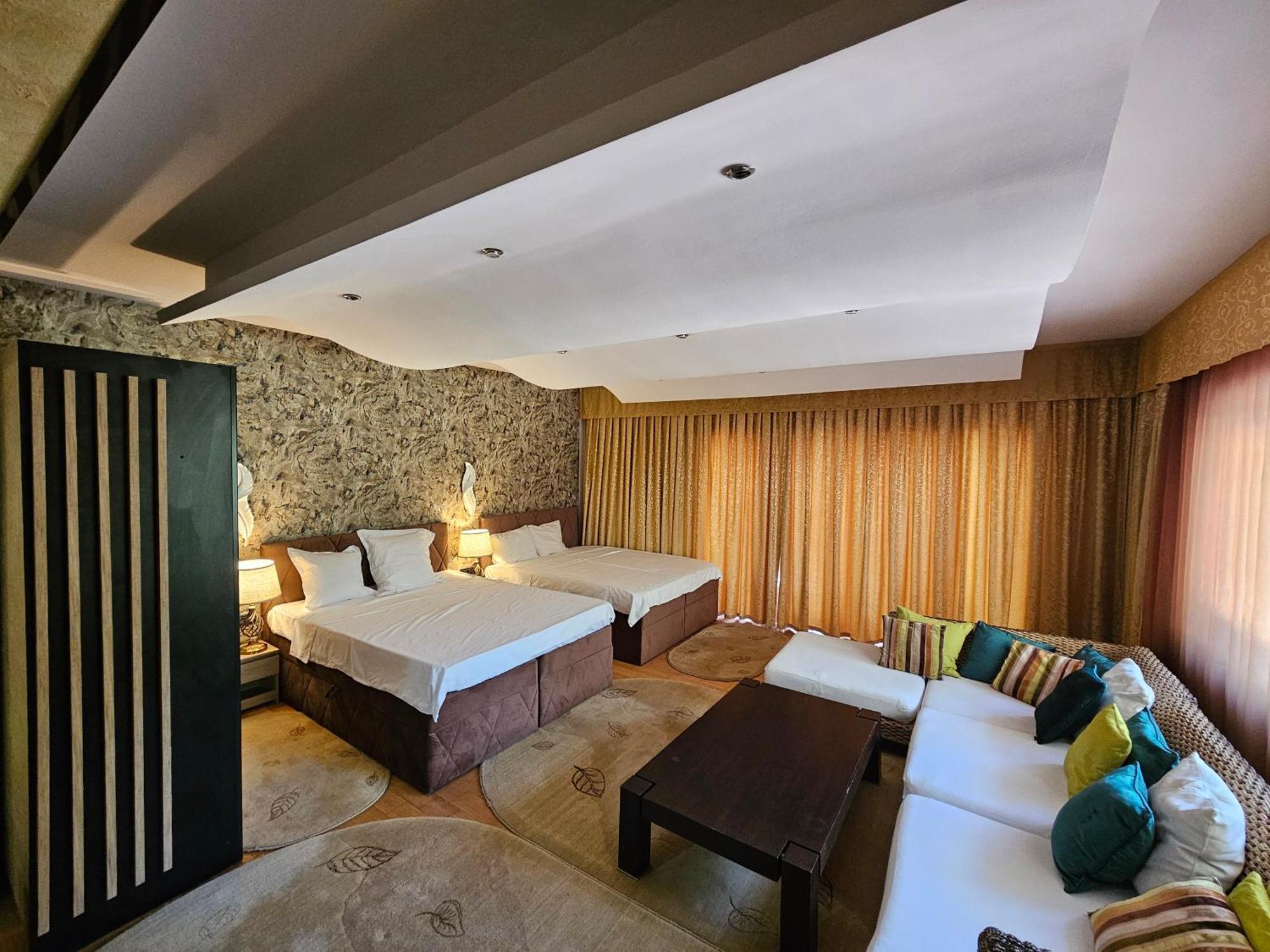 Simple Villa Rooms National Arena Self Check In บูคาเรสต์ ภายนอก รูปภาพ