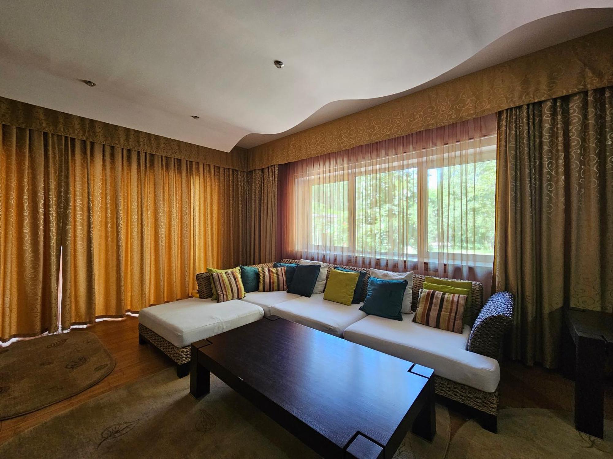 Simple Villa Rooms National Arena Self Check In บูคาเรสต์ ภายนอก รูปภาพ