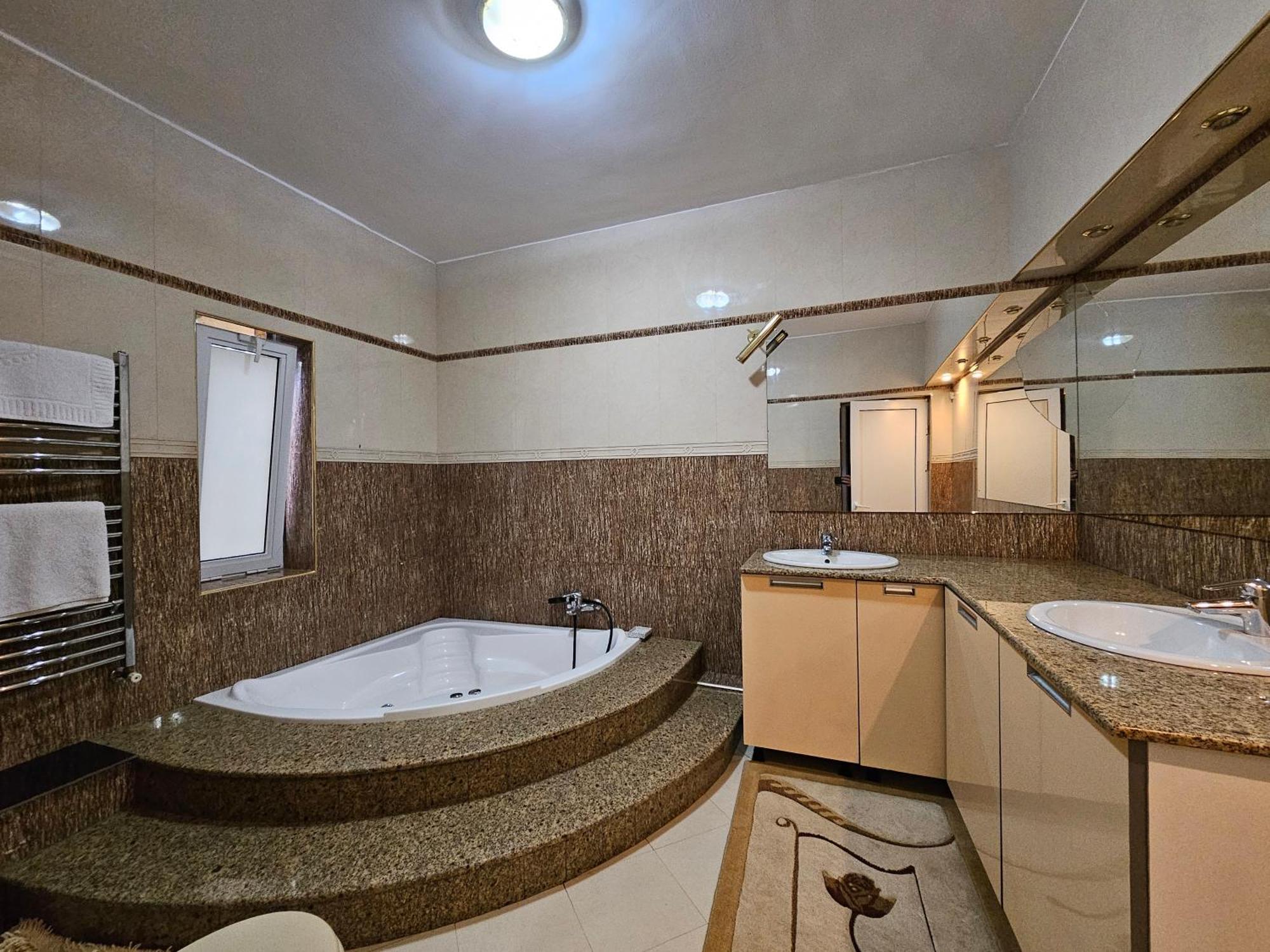 Simple Villa Rooms National Arena Self Check In บูคาเรสต์ ภายนอก รูปภาพ