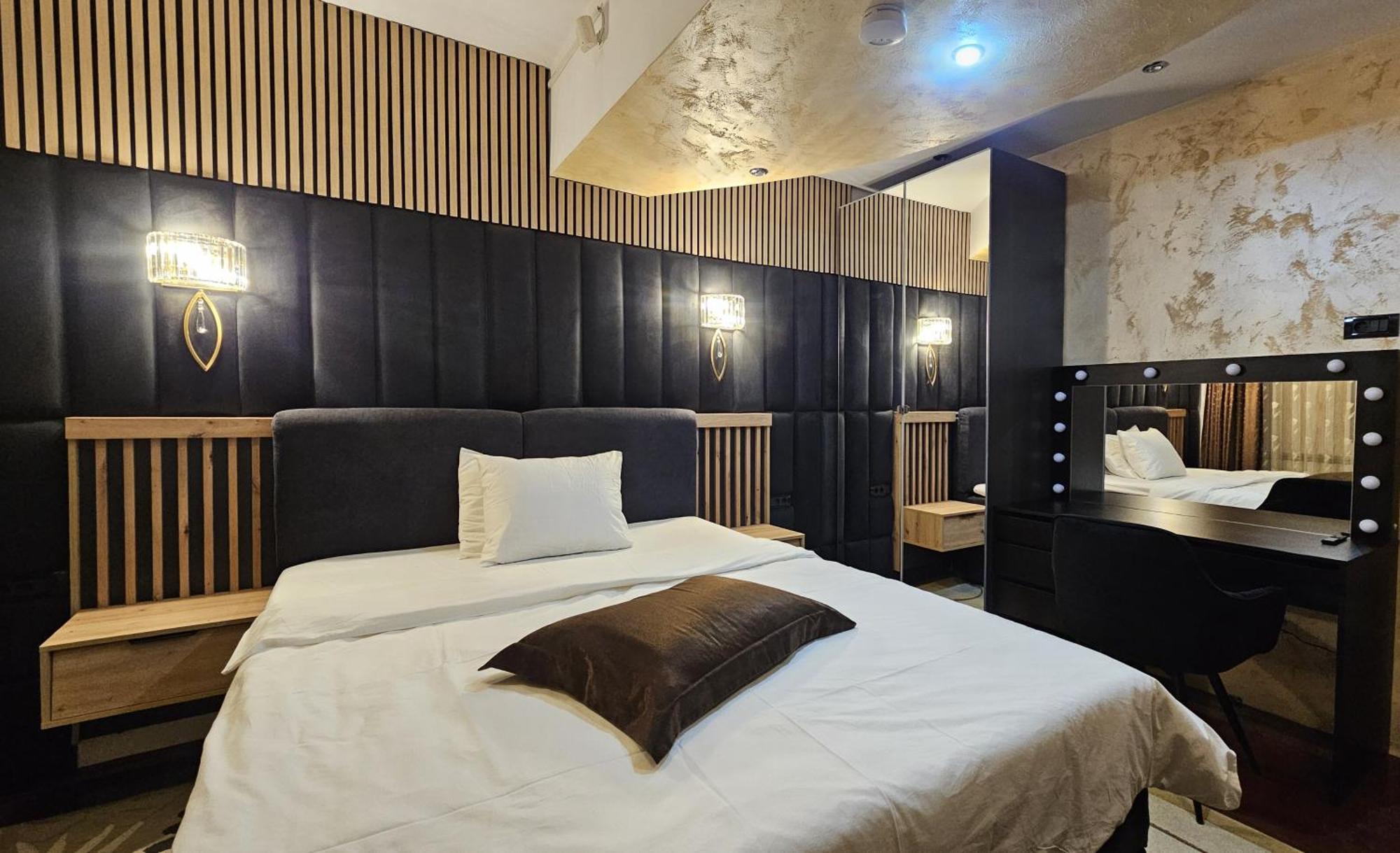 Simple Villa Rooms National Arena Self Check In บูคาเรสต์ ภายนอก รูปภาพ