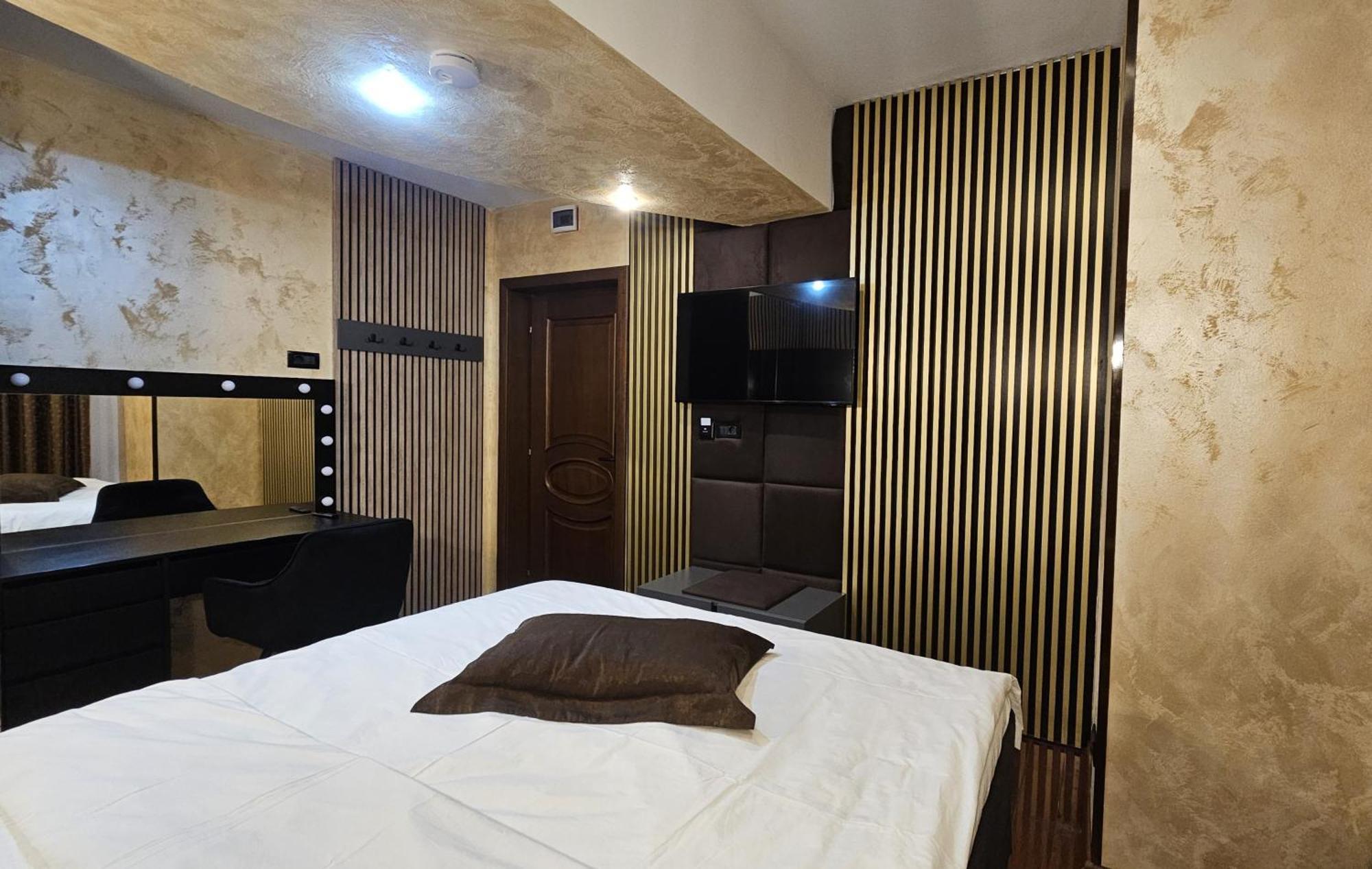 Simple Villa Rooms National Arena Self Check In บูคาเรสต์ ภายนอก รูปภาพ